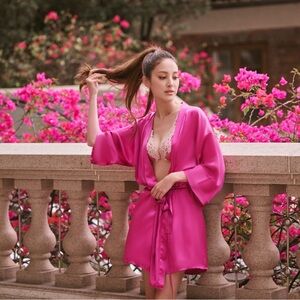 Intimissimi Fuchsia Satin Robe